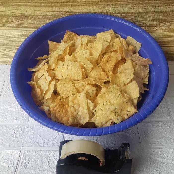 

KERIPIK BAWANG MENTAH 1 KG / REMPAHNYA MELIMPAH