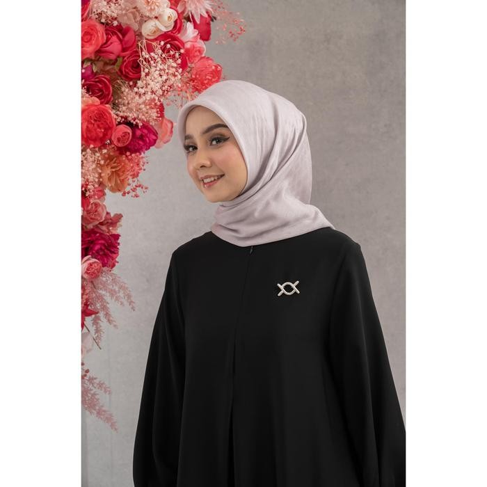 Klamby - Plain Scarf Monogram Chain