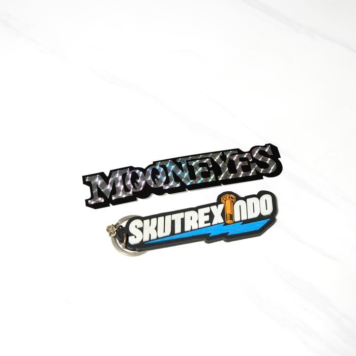 

MOON PRISM STICKER SMALL / STIKER MOONEYES