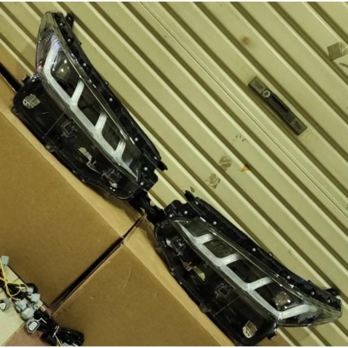 HEAD LAMP LAMPU DEPAN TOYOTA FORTUNER LEGENDER