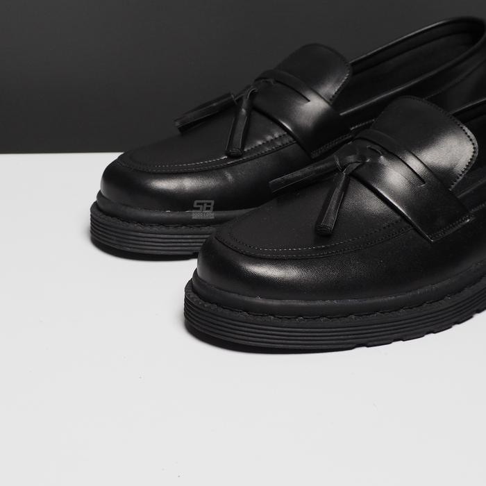 Sepatu Pria Loafers Docmart Sepatu Slip On Pria Sepatu Hitam Cowok Sepatu Pria Slip On Loafers