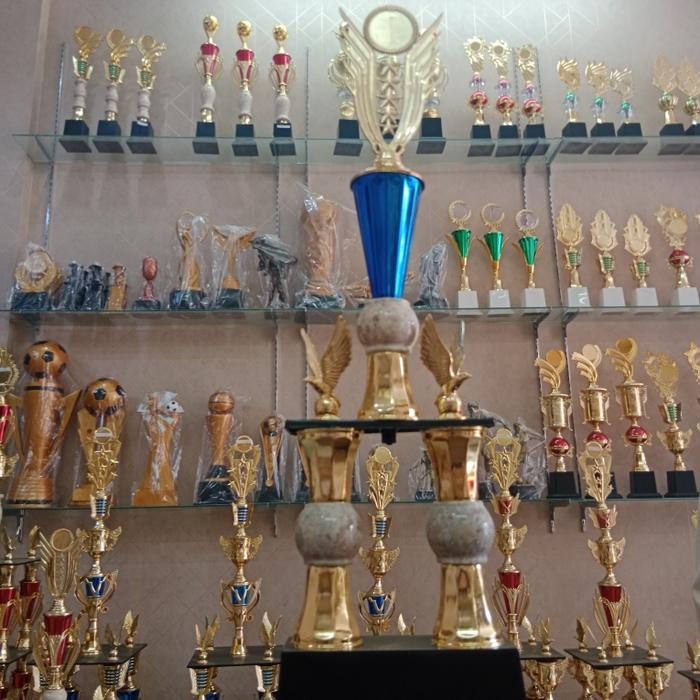 Piala Kaki 2 Marmer