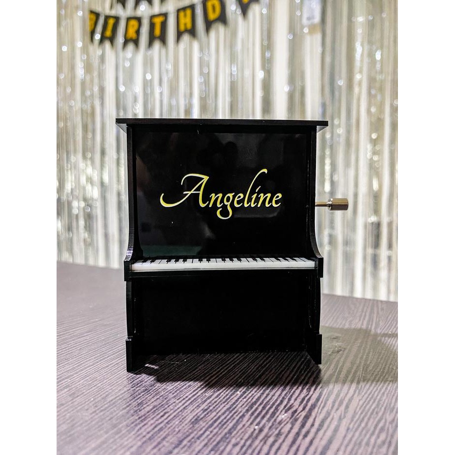 Music Box Piano Custom Nama (Kotak Musik Putar Akrilik)