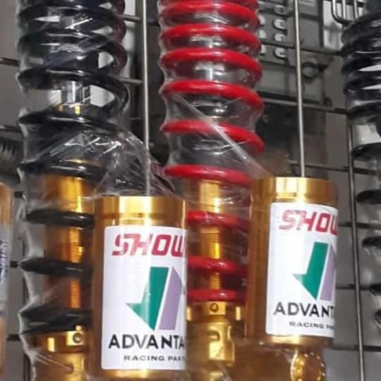 Shock Breaker Belakang Tabung Bawah Merek Showa Advantc Uk 330Mm
