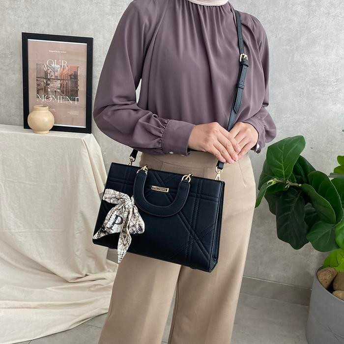 Tas Tangan Wanita Palomino Fioren - Hitam