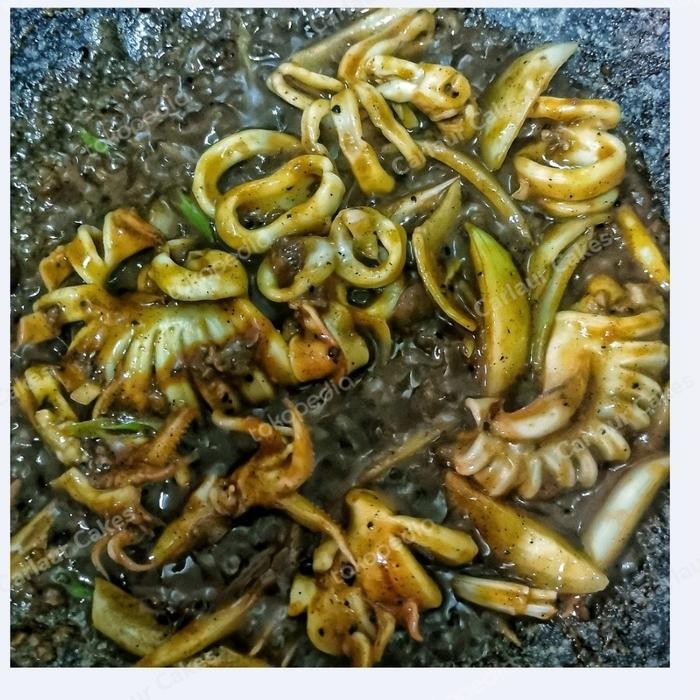 

Diskon! Promo Cumi Saus Padang Blackpepper Telur Asin Tauco Medan Balado Pete