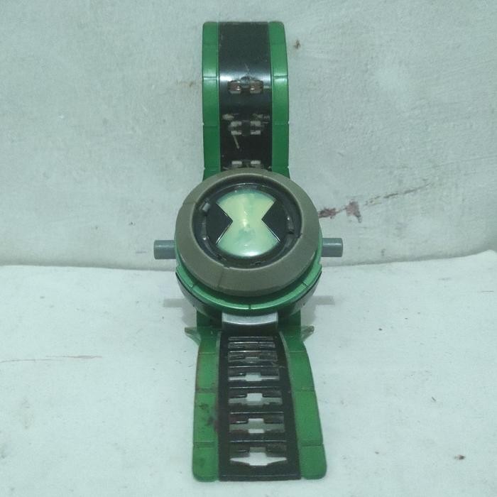 TERMURAH Mainan Jam Tangan Omnitrix Ben 10 Alien Ultimate Bandai READY STOCK