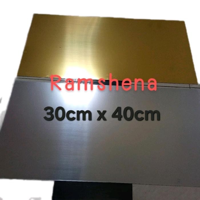 

ID GRAVOPLY BAHAN GRAVIR NAMETAG UK 30X40CM TEBAL 1.5MM SILVER & GOLD HAIRLINE