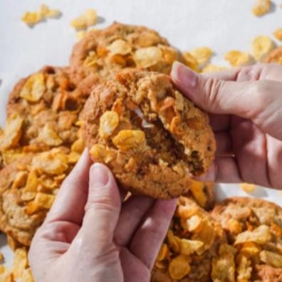 

Baru Dough Lab Cornflakes Crunch 4pcs Cemilan Renyah