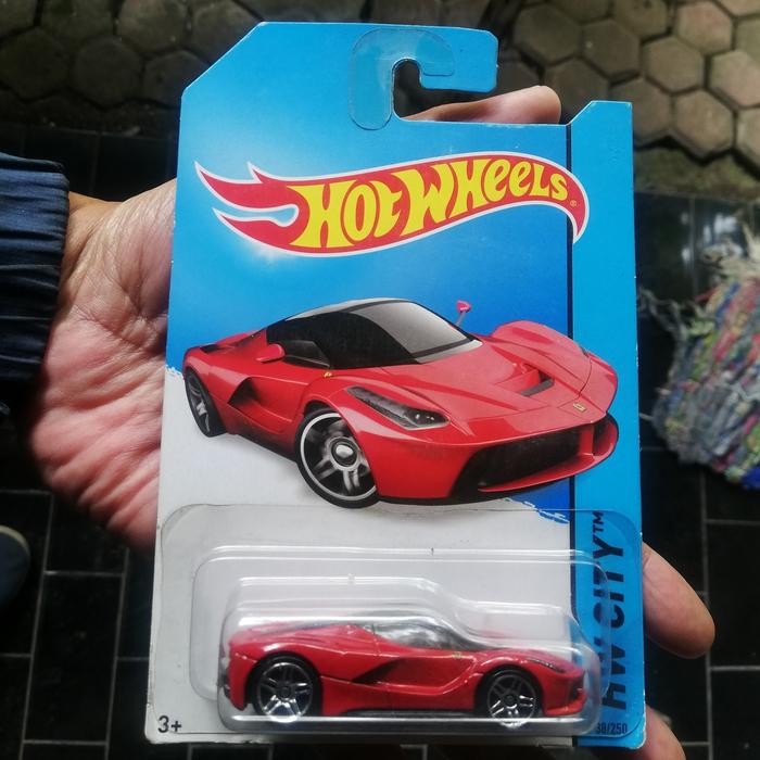 Hotwheels Laferrari Red