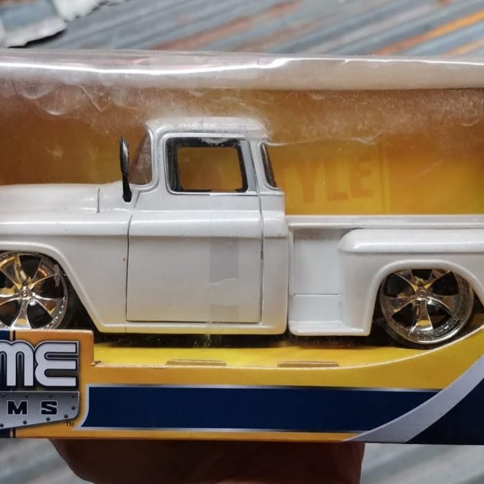 Jada 24- Stepside White Rare Colour