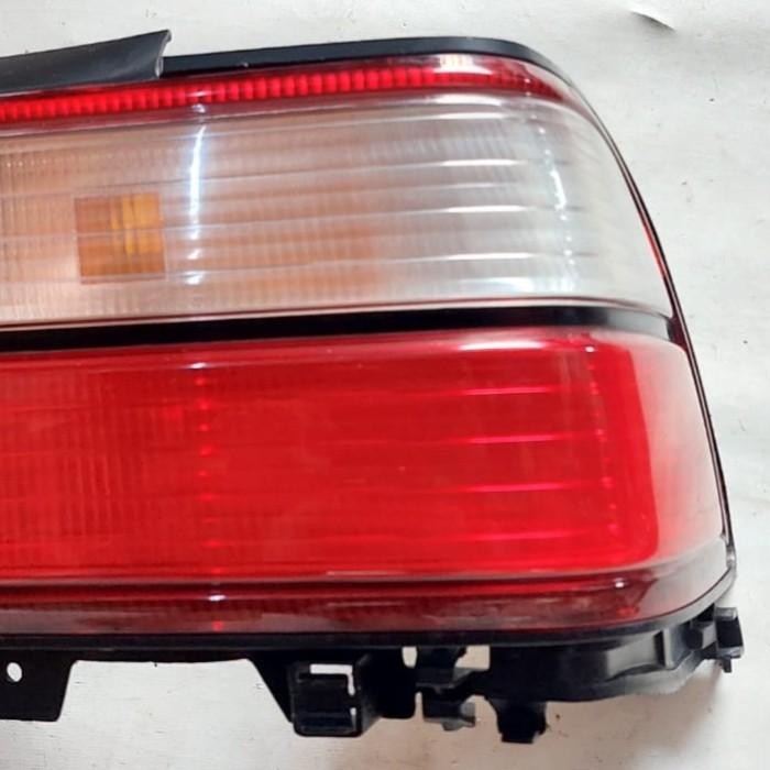 Stoplamp Lampu Belakang Kanan Mobil Toyota Great Corolla Ae101 Laik Pakai