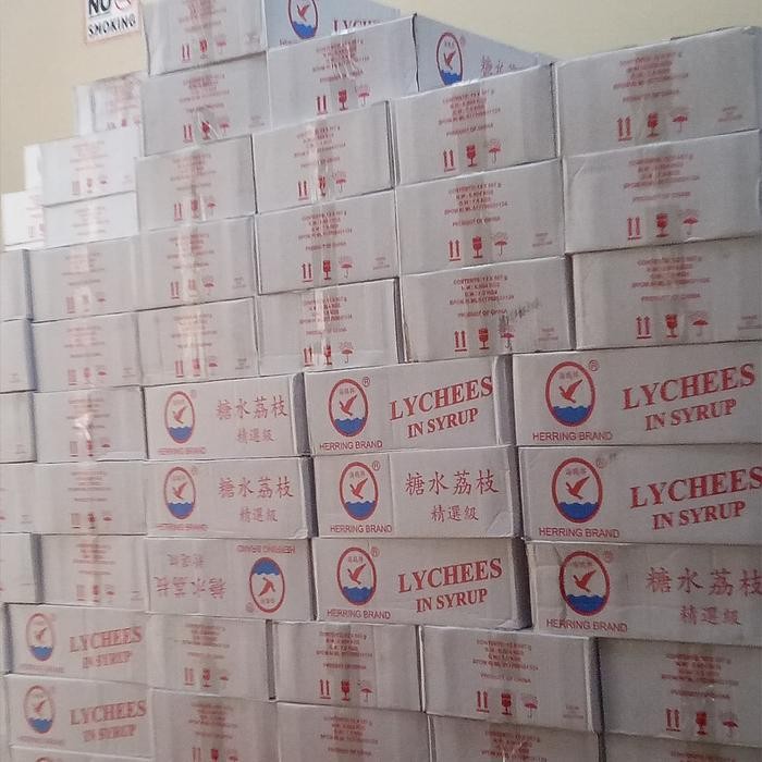 

Buah leci dalam kaleng/Herring brand lychees in syrup 567gr x12