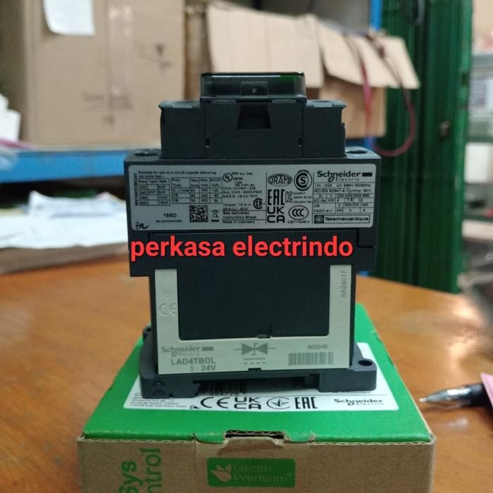 contaktor\kontaktor Schneider LC1D18BD 3P 24V DC