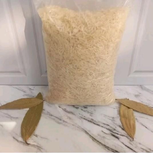 

Pilihan- Beras Basmati Asli India 1 Kg Rice
