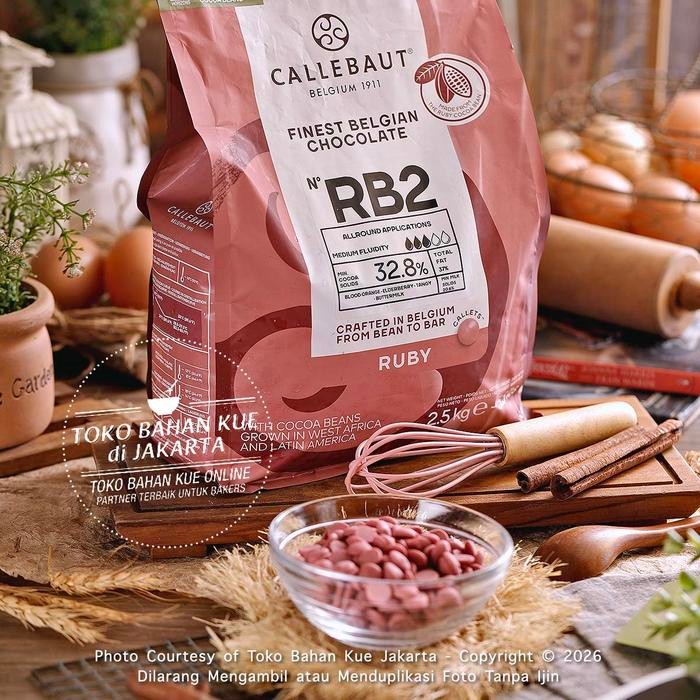 

Umbara.shop Callebaut RUBY Repack 100gr Couverture 32,8% Chocolate RB2 Coklat Coin Fruity Berry