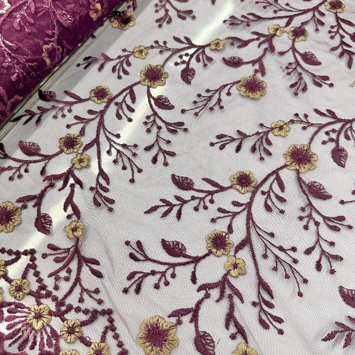 

KAIN TILE MIYU 1498 MURAH MOTIF BUNGA CANTIK BAGUS UNTUK BRIDESMAID ATAU SESERAHAN (LEBAR 130CM)