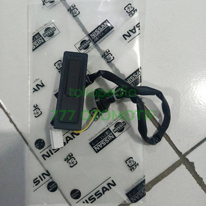 TOMBOL SWITCH PINTU BAGASI NISSAN JUKE