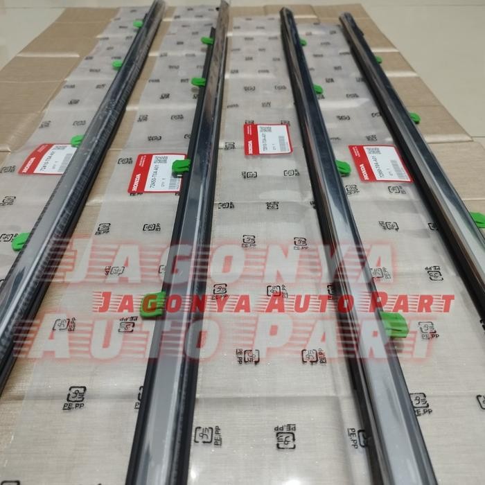 Terpopuler Pelipit Karet Kaca Pintu Luar Honda Crv Gen-4 2013 2014 2015 2016 2017