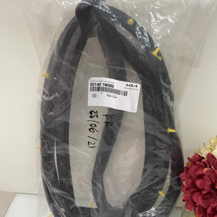 Karet Pintu Depan Kanan Kia All New Rio