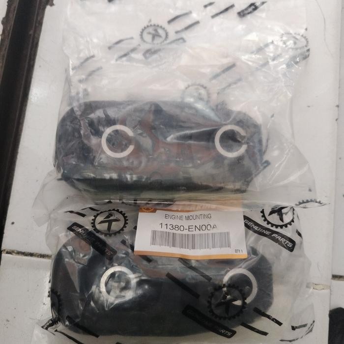 Mounting Kanan Bawah,Serena C25