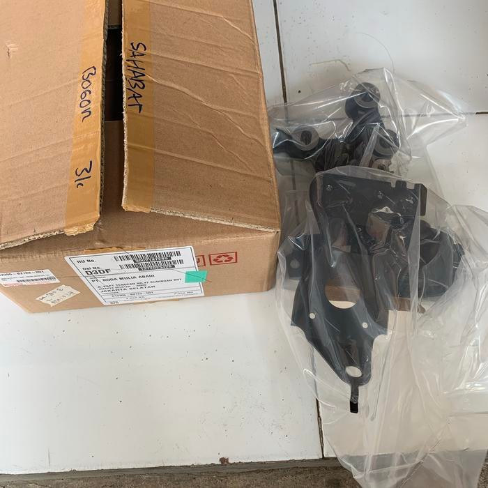 Engine Mounting Kiri Agya Ayla Manual. Asli