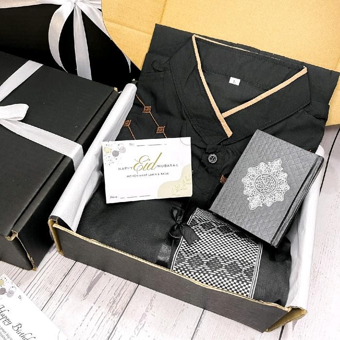 Hampers Cowok Sarung Sajadah Black Edition / Hampers Lebaran / Kado Ulang Tahun Cowok Muslim /