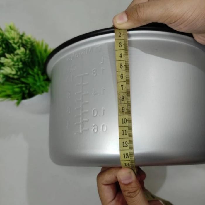 Miyako Panci Rice Cooker 1,8 Liter