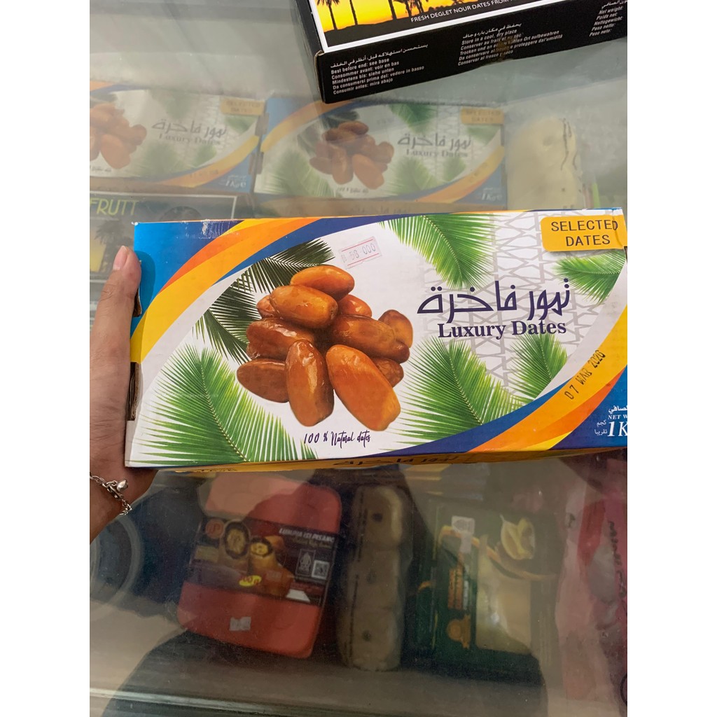 

LUXURY DATES 1KG