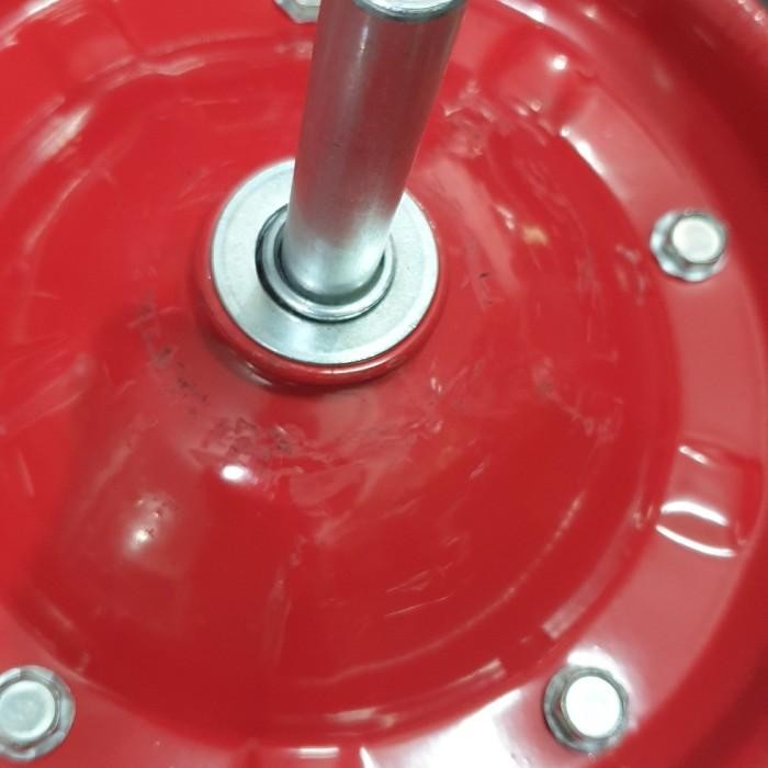 Expert As roda gerobak pasir. As arco