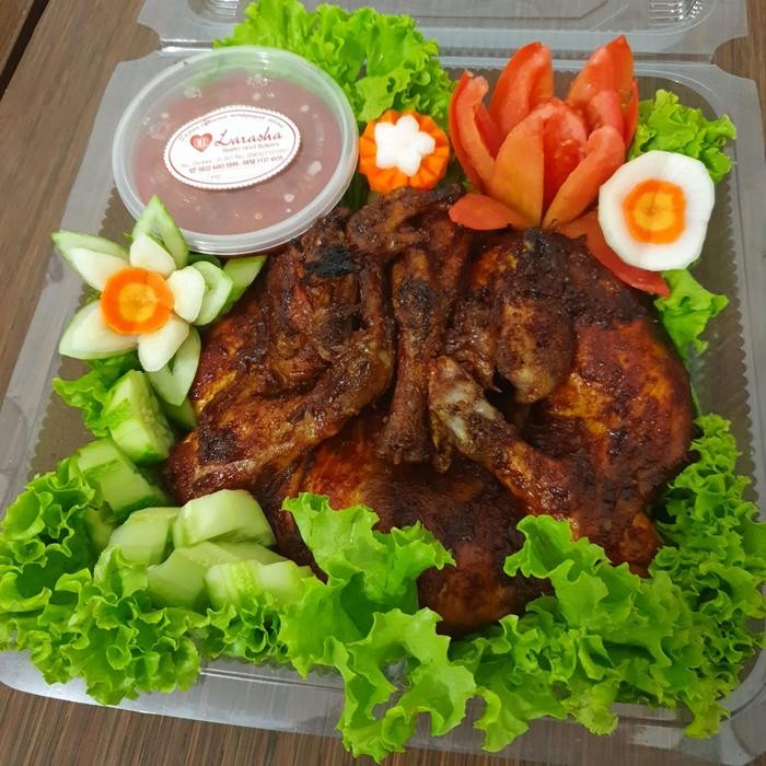 

Ayam Bakar Ingkung bumbu rempah(Larasha) satu ekor