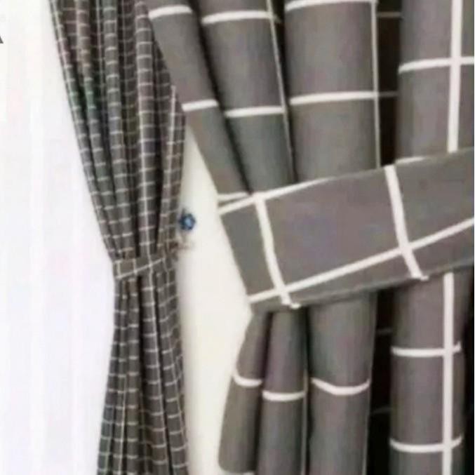 Gorden pintu minimalis motif kotak - kotak