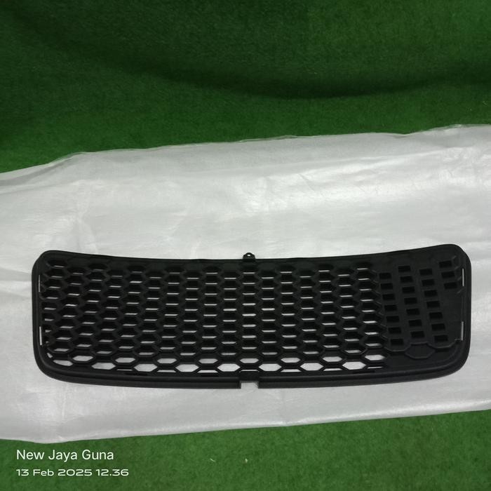 71721B63J20N000 Grille Bemper Depan Bawah Swift Gt-1, Gt-2