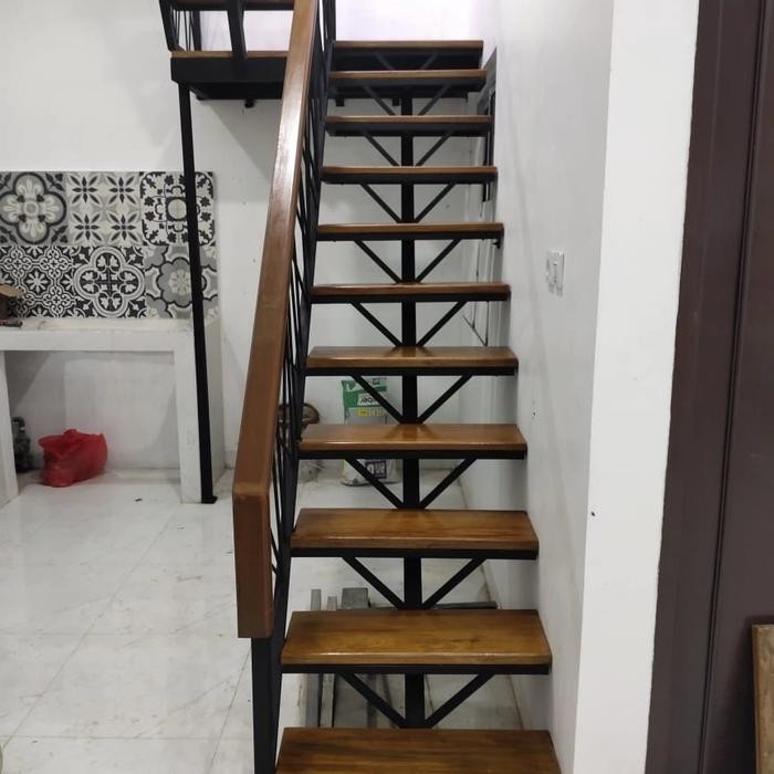 

Terlaris Tangga Minimalis Kayu