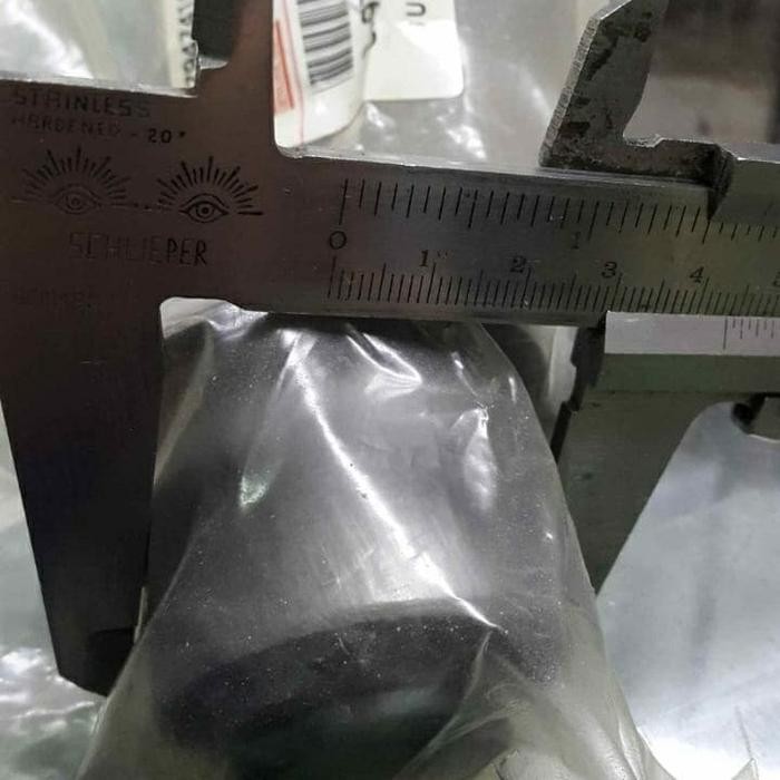 Terlaris Karet Bushing Arm Atas Depan Isuzu Dmax 2012-419