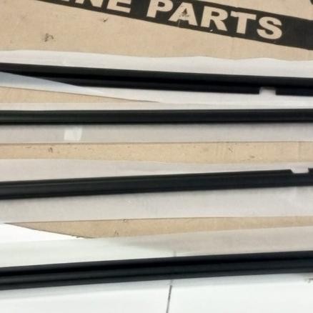 Terbatas Pelipit Kaca Pintu Luar Set Ori Land Cruiser Cygnus