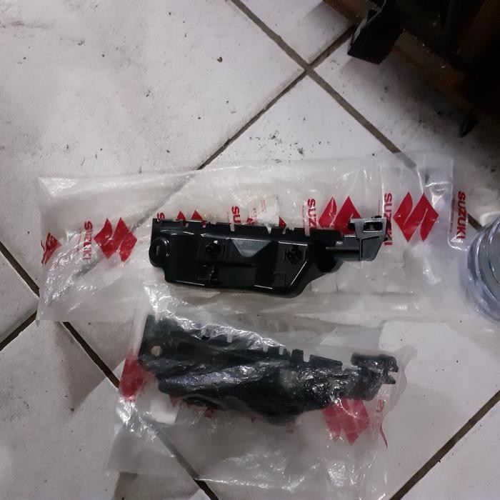 Breket Bemper Depan Suzuki Splash Kode 003