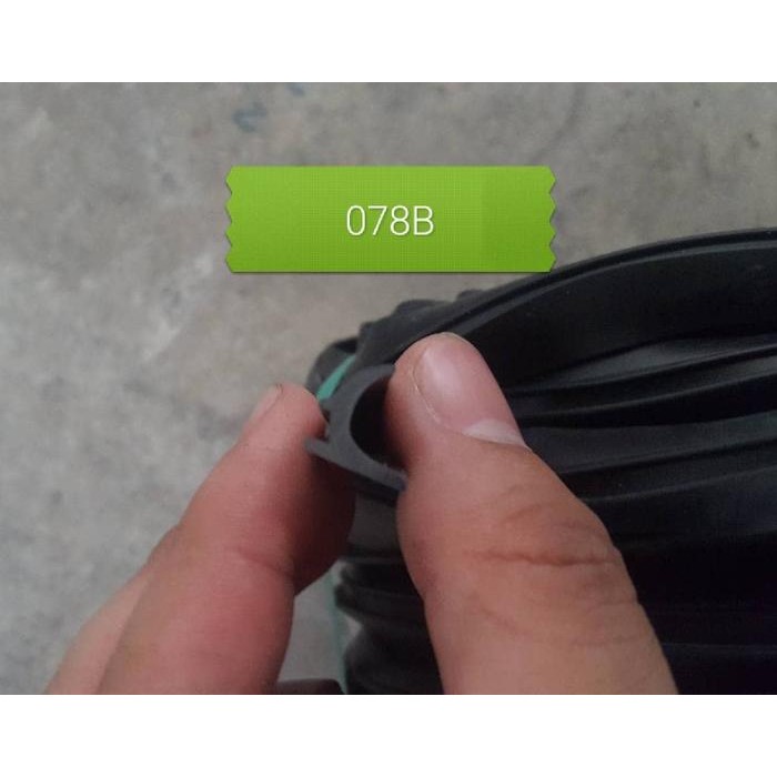 KARET HITAM KACA / KARET JENDELA / KARET ETALASE KODE 078B