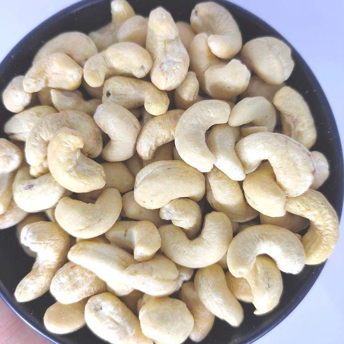 

500G Kacang Mede - Mete - Mentah - Raw Cashew - Jumbo - Utuh Sulawesi