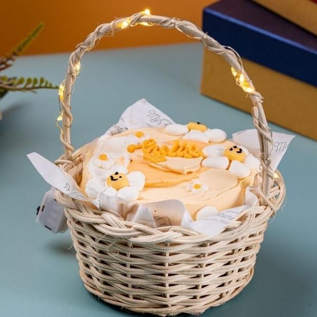 

Cake in the Basket / Black Forest / Blackforest Birthday Cake / Gift