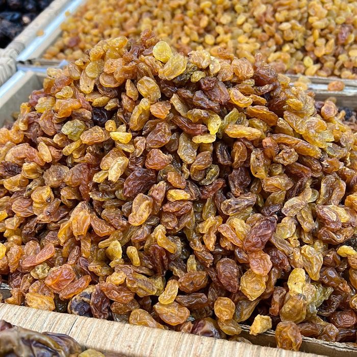 

Kismis Golden Raisin/Kismis Semi Jumbo Asem Manis Kemasan Ecer Food Cemilan Snack Ayam Makanan Asam