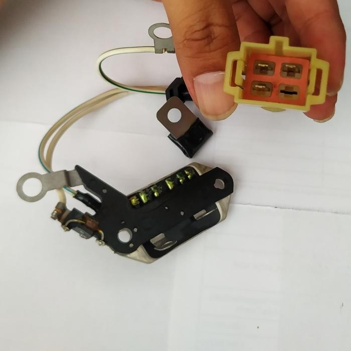 Ic Regulator Alternator Isuzu Panther 2.3 Hitachi Japan Best Quality