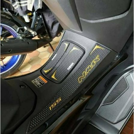 Stiker Karet Karpet Pelindung Pengaman Pijakan Kaki Motor Nmax New
