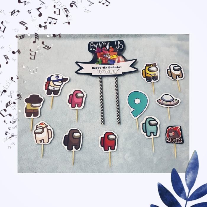 topper cake among us