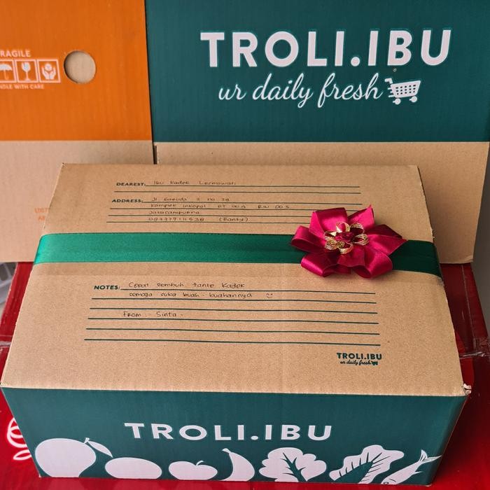 

Kotak Hampers Parsel Buah Segar