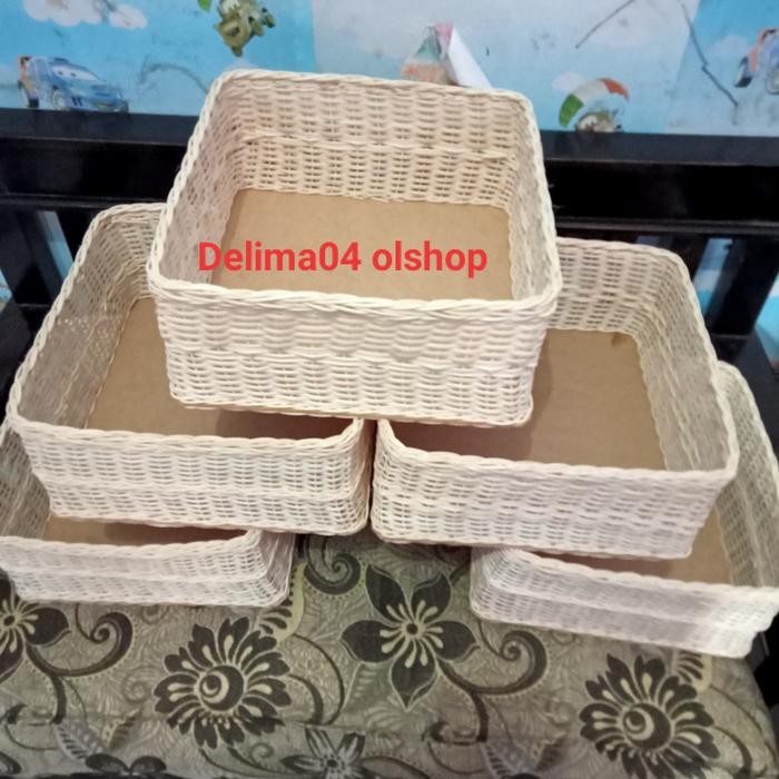 

keranjang parsel buah kotak 33x33x15