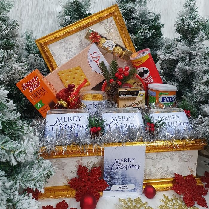 

Paket dekorasi hampers natal christmas parcel hadiah kue kering 60