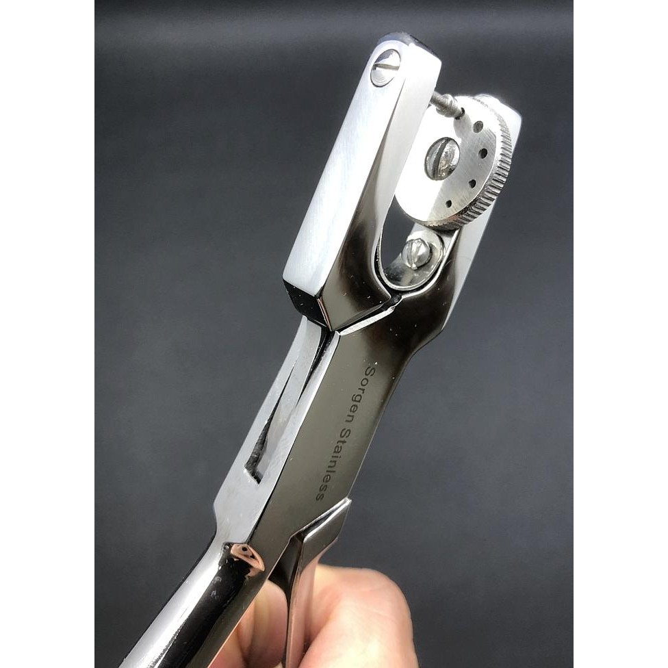 

AT RUBBER DAM PUNCHER / DENTAL PUNCH / AINSWORT PUNCH FORCEPS 17 CM
