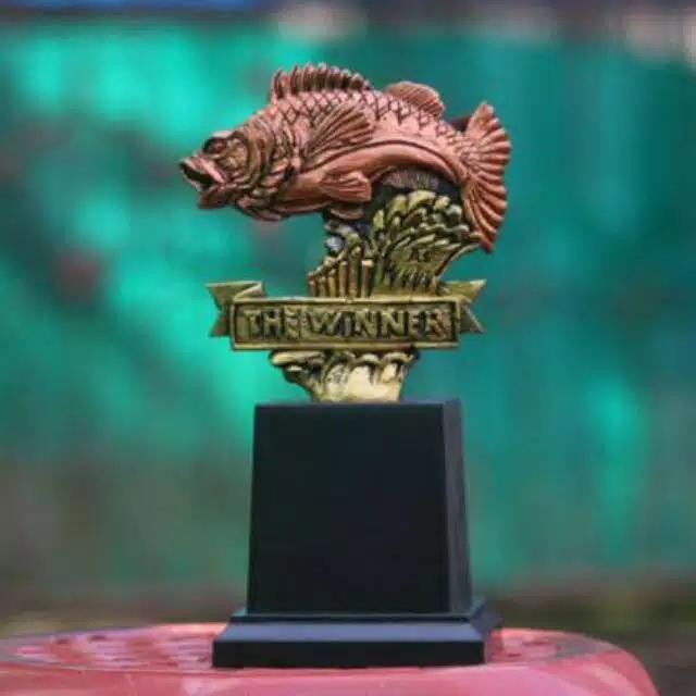 Piala lomba mancing piala figur ikan murah