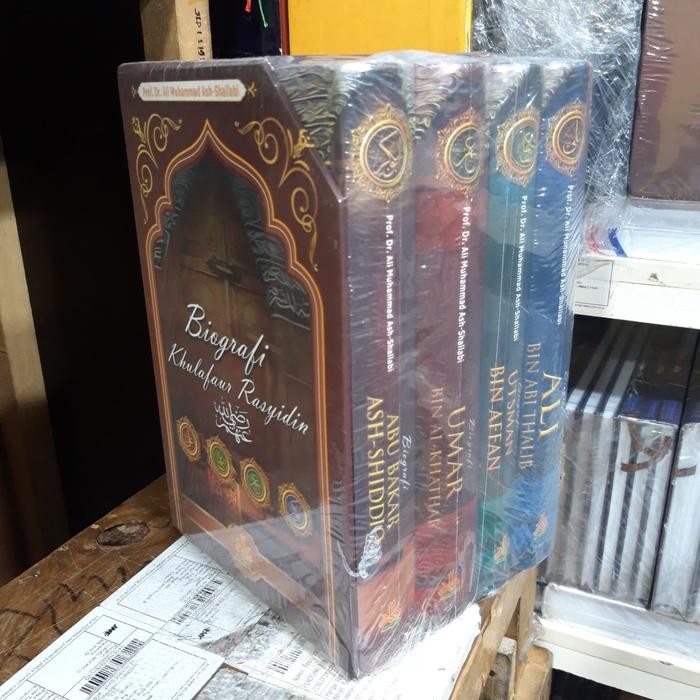

Biografi Khulafaur Rashidin Lengkap 1 Set 4 Buku, Pustaka Al Kautsar